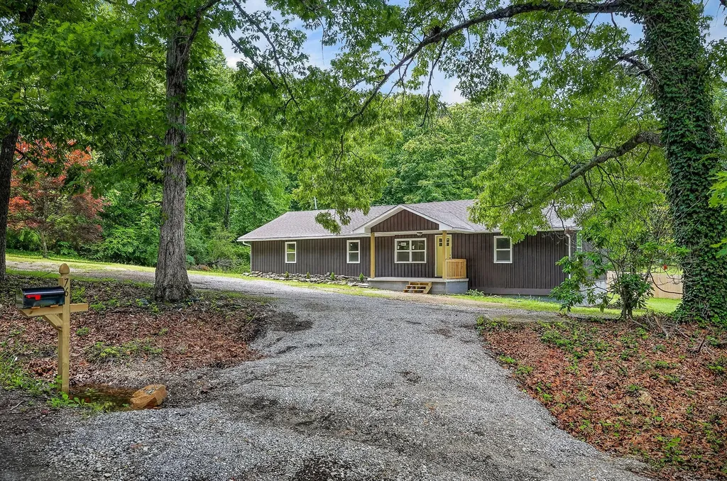76 Ed Houston Road Crossville TN 38571