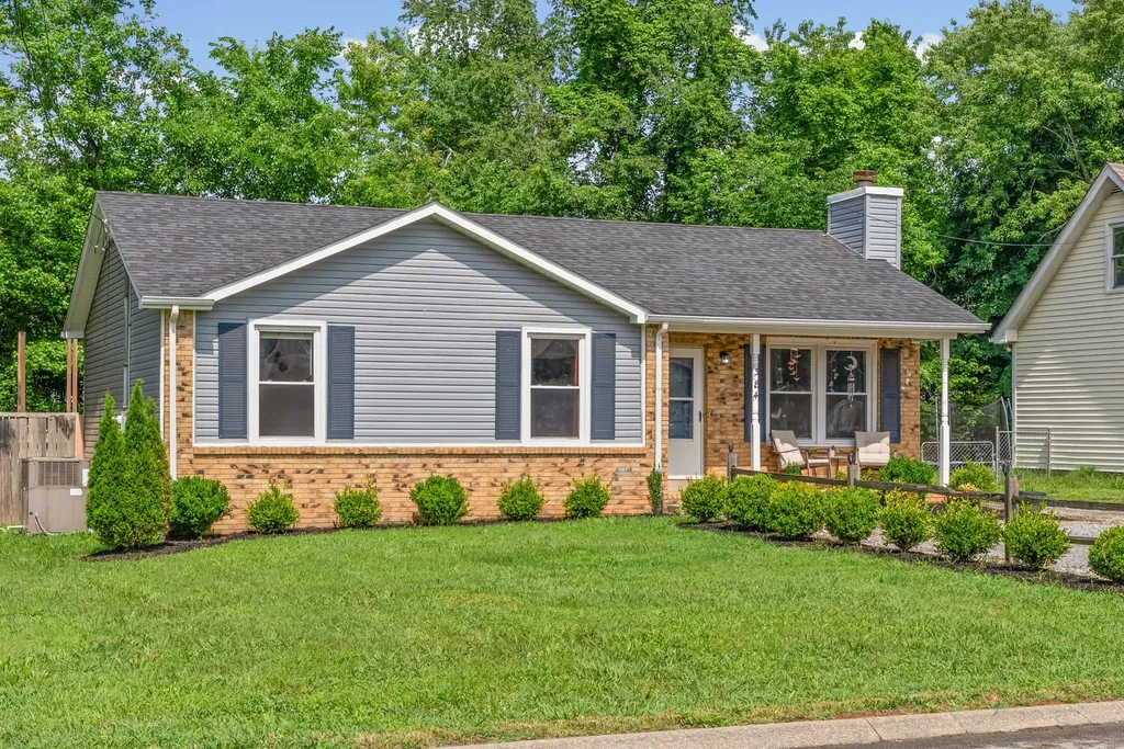 384 Roselawn Drive Clarksville TN 37042