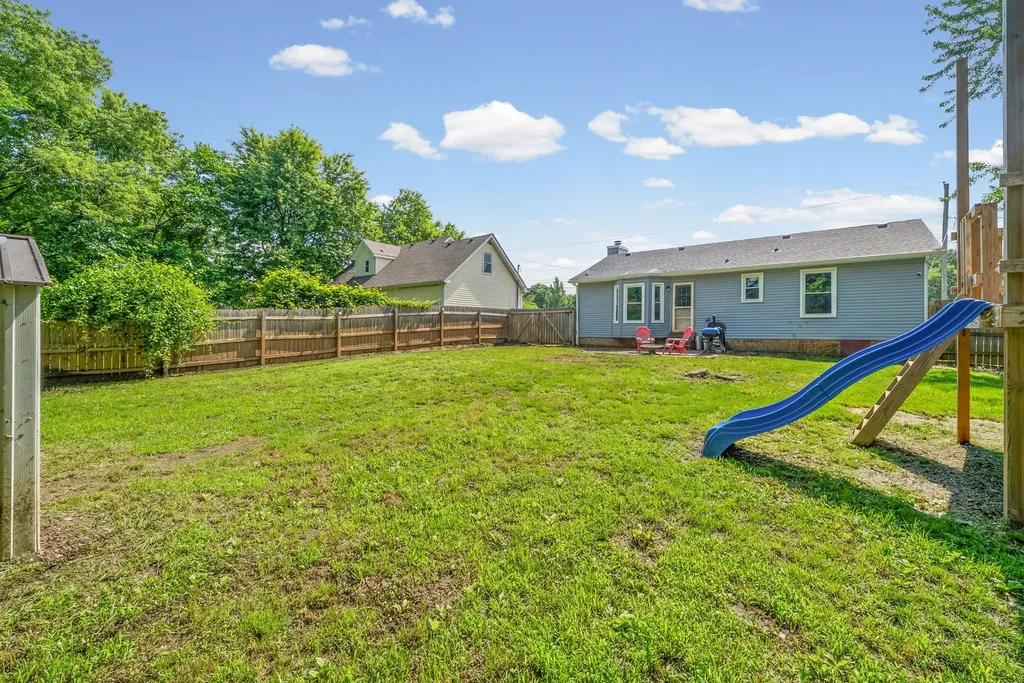 384 Roselawn Drive Clarksville TN 37042