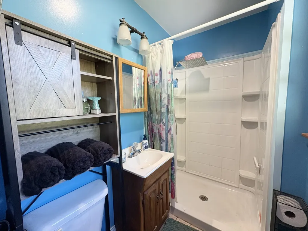 111 S Valley Road Hendersonville TN 37075