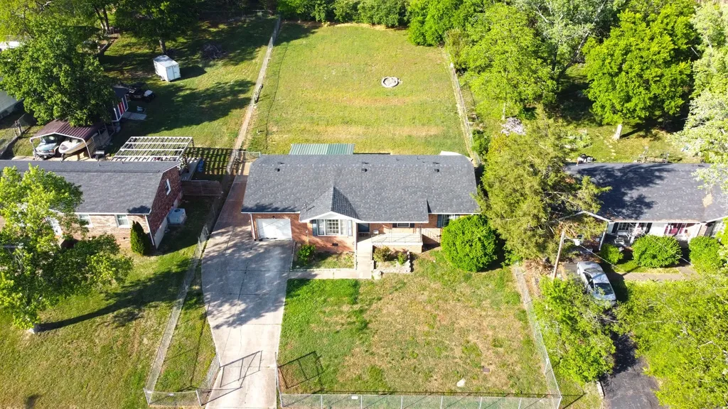111 S Valley Road Hendersonville TN 37075