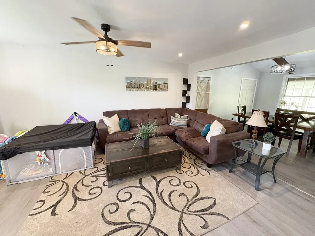 111 S Valley Road Hendersonville TN 37075