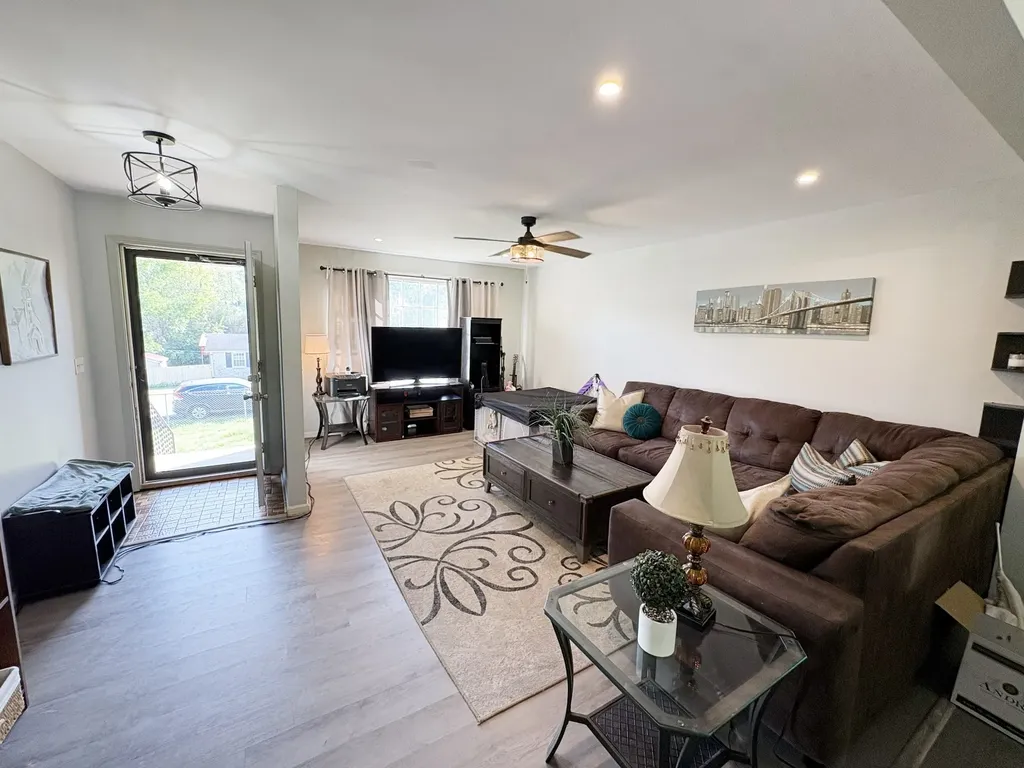 111 S Valley Road Hendersonville TN 37075