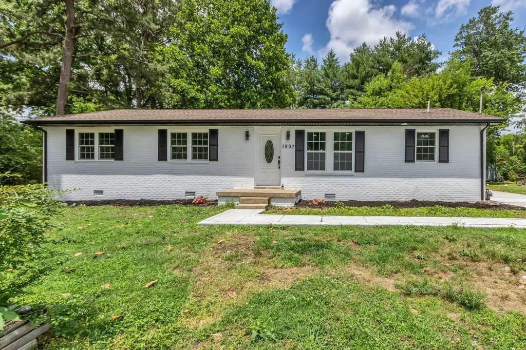 1907 Russell Drive Murfreesboro TN 37130