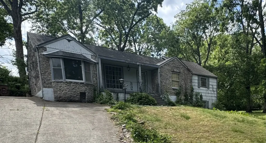 1404 Riverwood Drive Nashville TN 37216