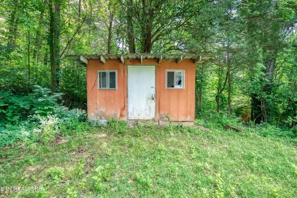 220 Industrial Park Lane Rocky Top TN 37769