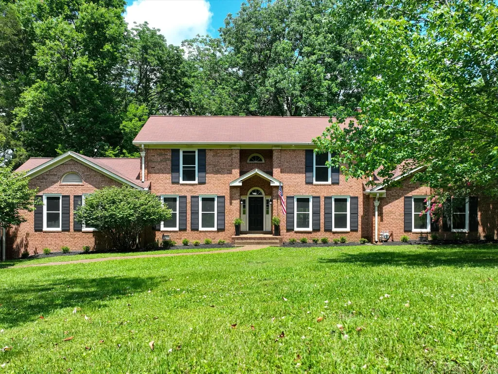 1718 Lake Grassland, W Gallatin TN 37066