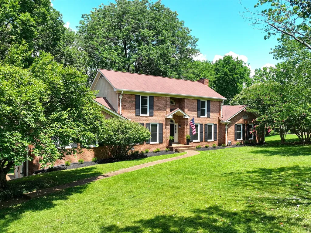 1718 Lake Grassland, W Gallatin TN 37066