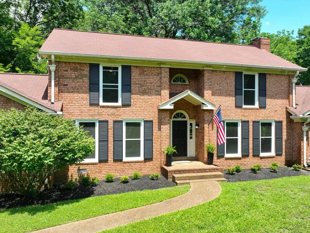 1718 Lake Grassland, W Gallatin TN 37066