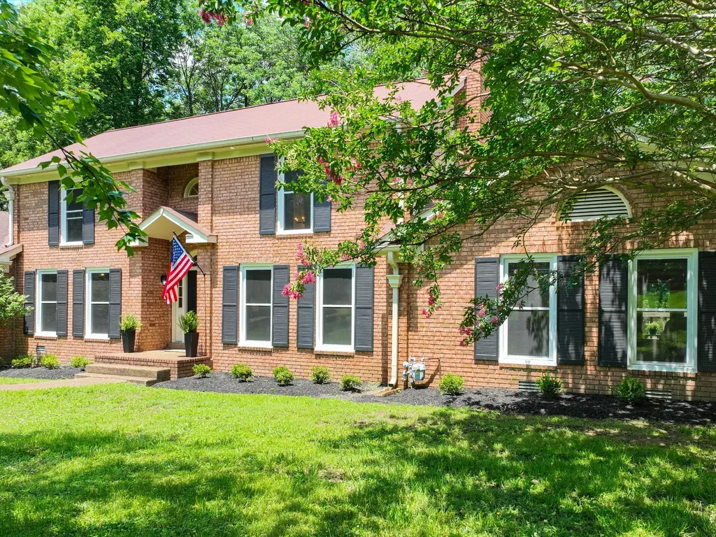 1718 Lake Grassland, W Gallatin TN 37066