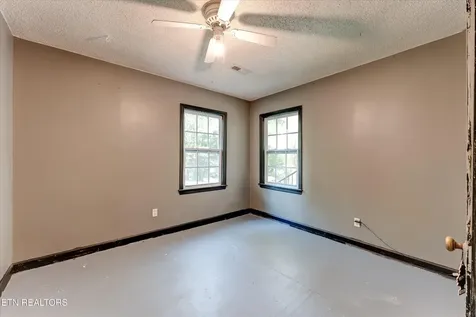 512 Akers Street Maryville TN 37804