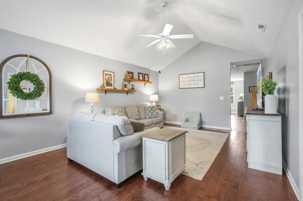 1118 Clay Court Murfreesboro TN 37128