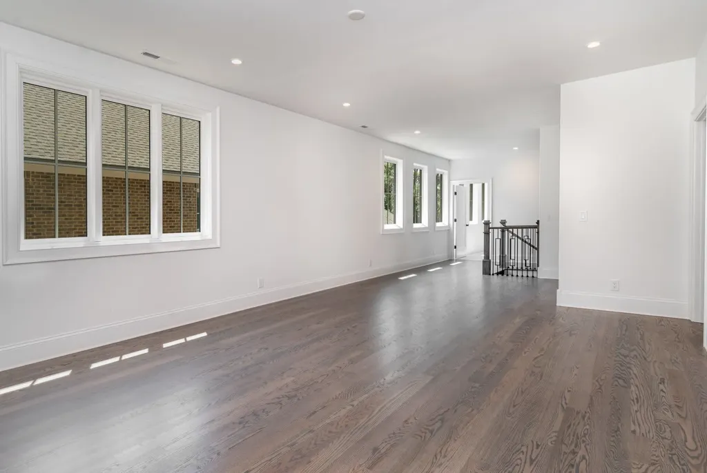 909B Gale Lane Nashville TN 37204