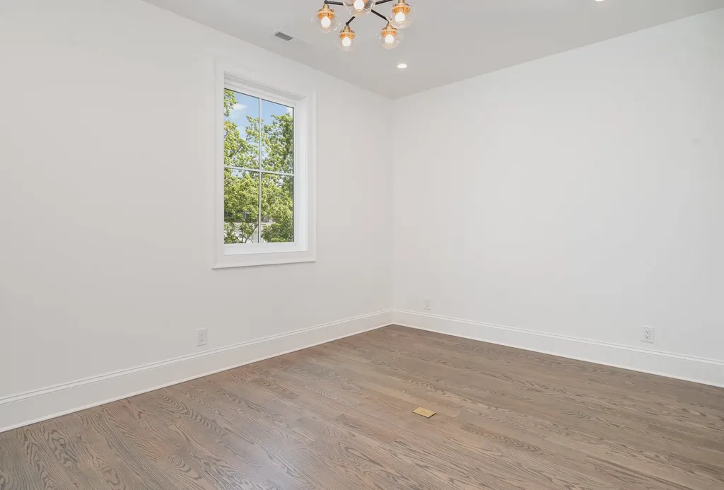 909B Gale Lane Nashville TN 37204