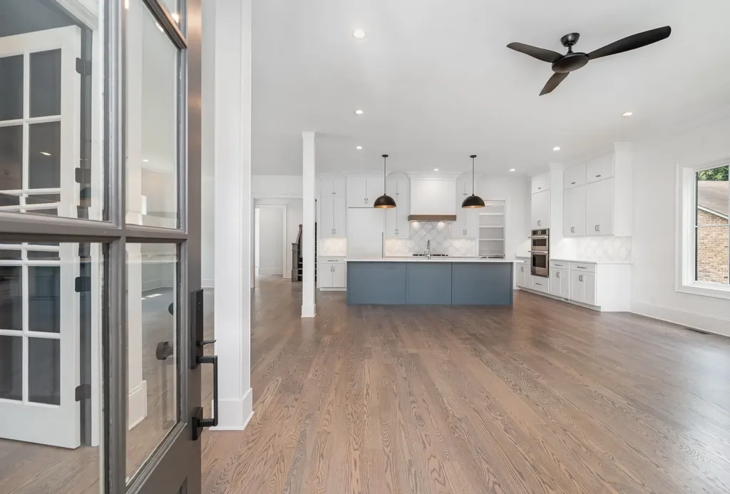 909B Gale Lane Nashville TN 37204