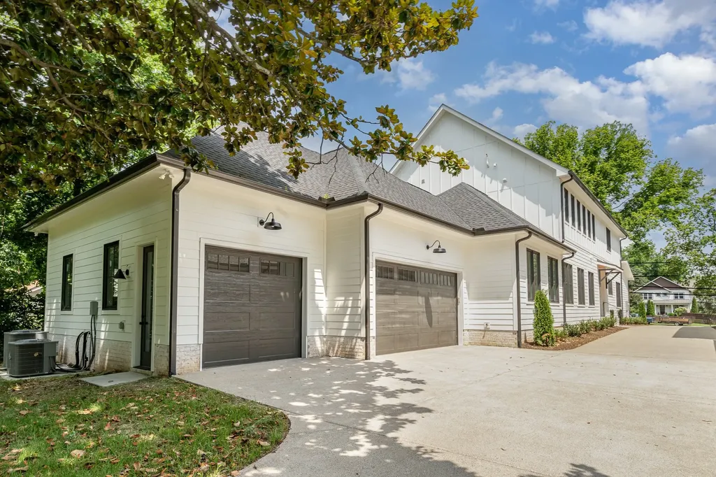 909B Gale Lane Nashville TN 37204