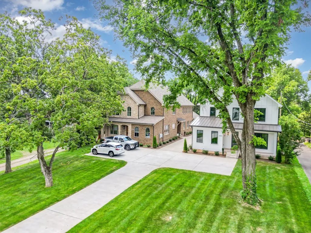 909B Gale Lane Nashville TN 37204