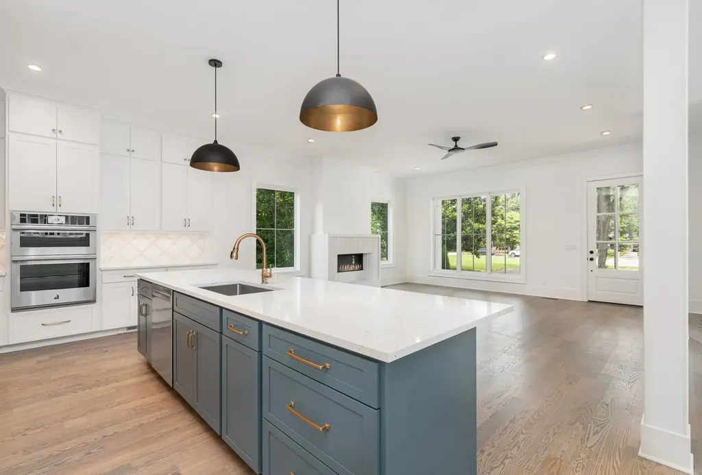 909B Gale Lane Nashville TN 37204