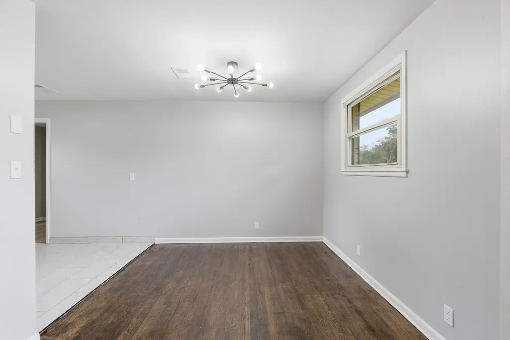 13 Charlemagne Boulevard Clarksville TN 37042