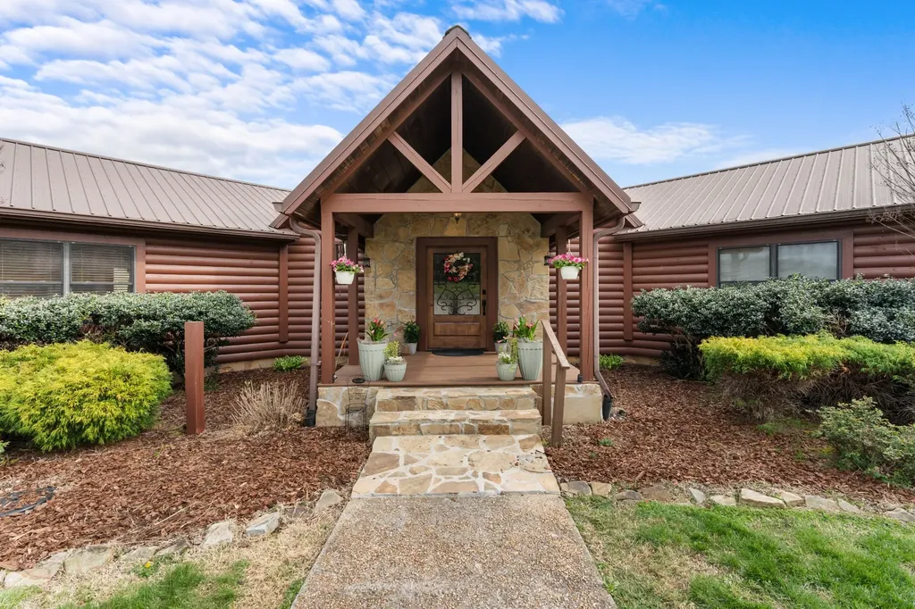 2063 Kennedy Creek Road Auburntown TN 37016