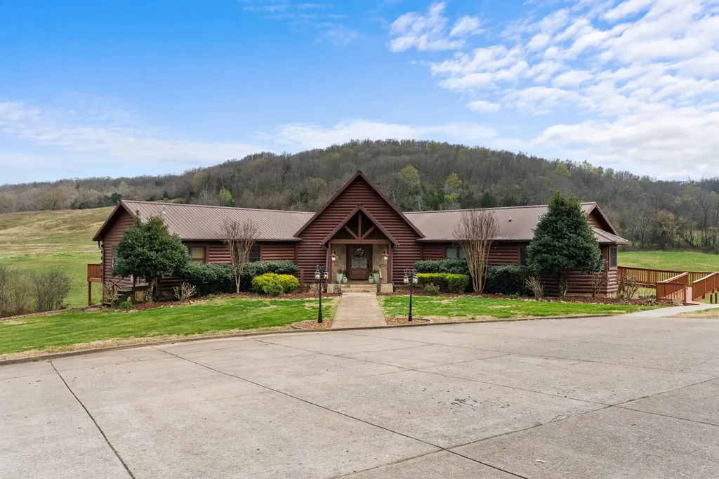 2063 Kennedy Creek Road Auburntown TN 37016
