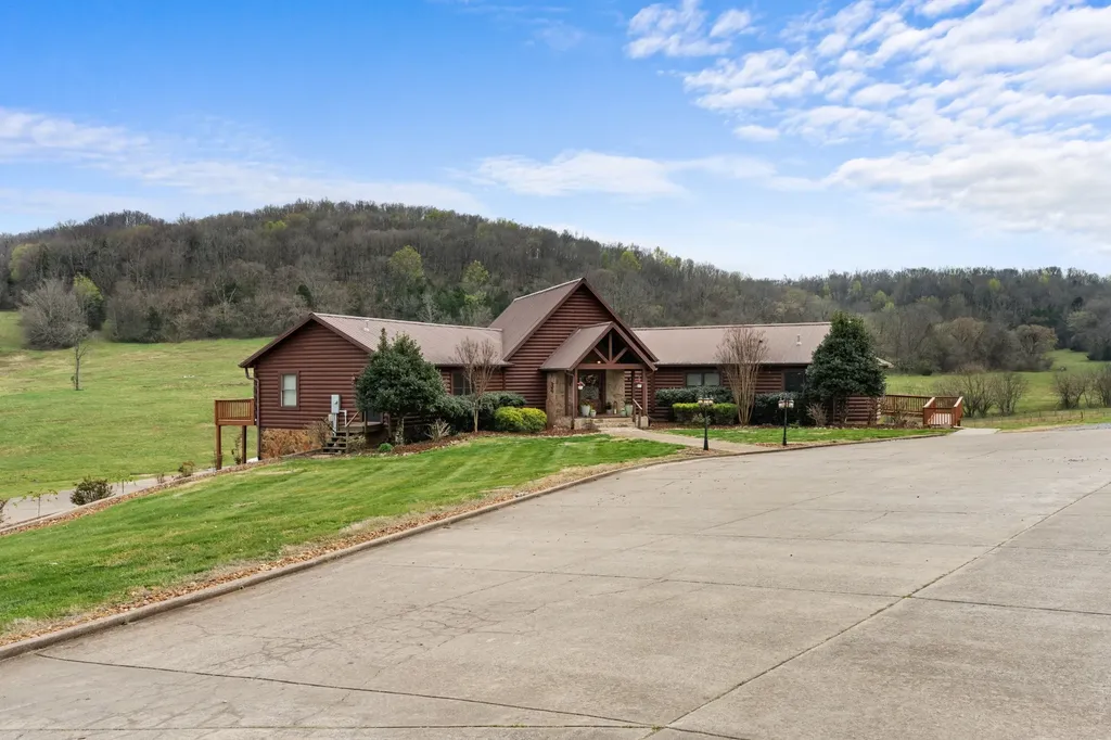 2063 Kennedy Creek Road Auburntown TN 37016