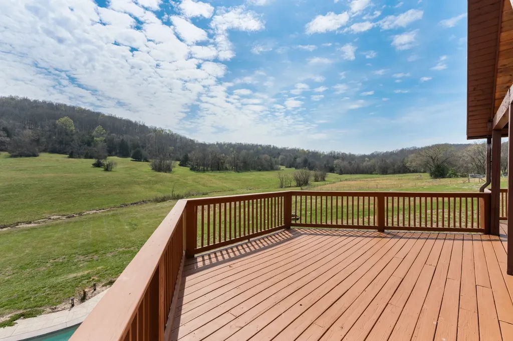 2063 Kennedy Creek Road Auburntown TN 37016