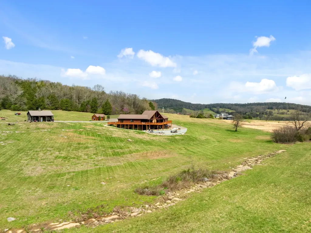 2063 Kennedy Creek Road Auburntown TN 37016