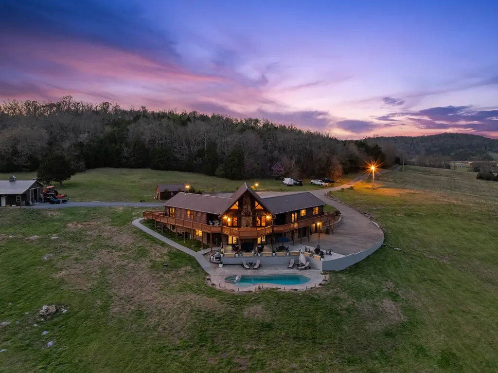 2063 Kennedy Creek Road Auburntown TN 37016