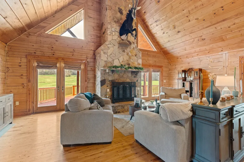 2063 Kennedy Creek Road Auburntown TN 37016