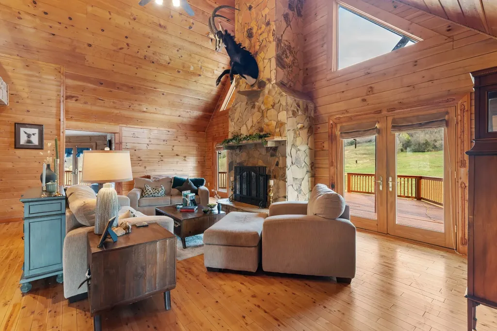 2063 Kennedy Creek Road Auburntown TN 37016
