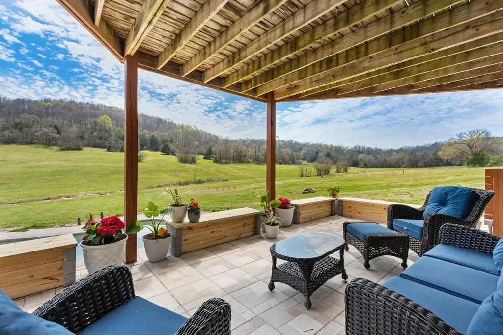 2063 Kennedy Creek Road Auburntown TN 37016