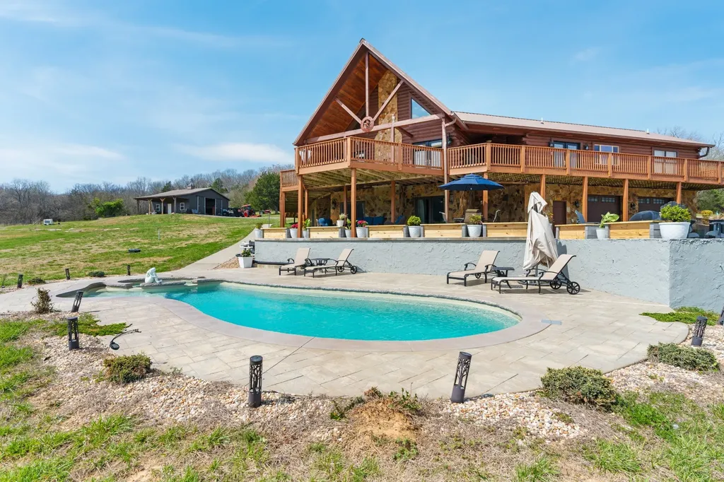 2063 Kennedy Creek Road Auburntown TN 37016