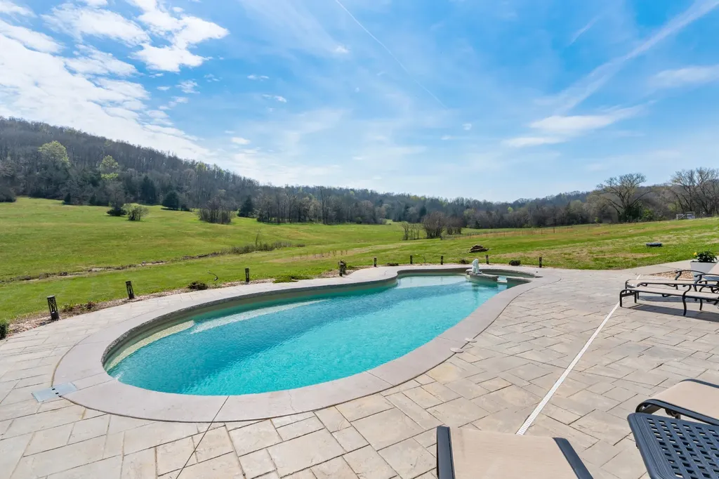 2063 Kennedy Creek Road Auburntown TN 37016