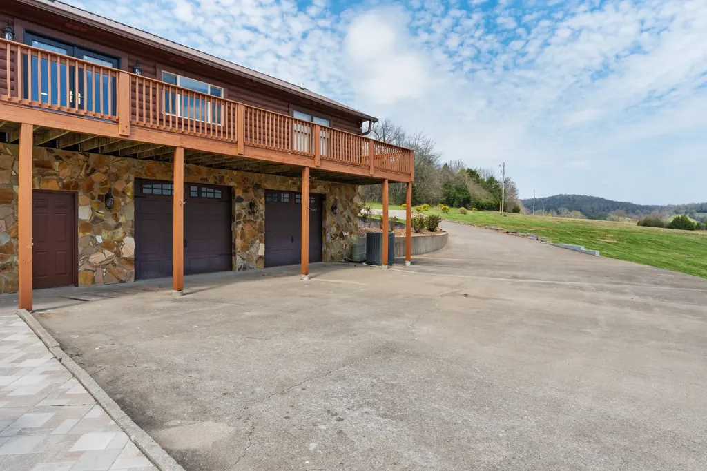 2063 Kennedy Creek Road Auburntown TN 37016