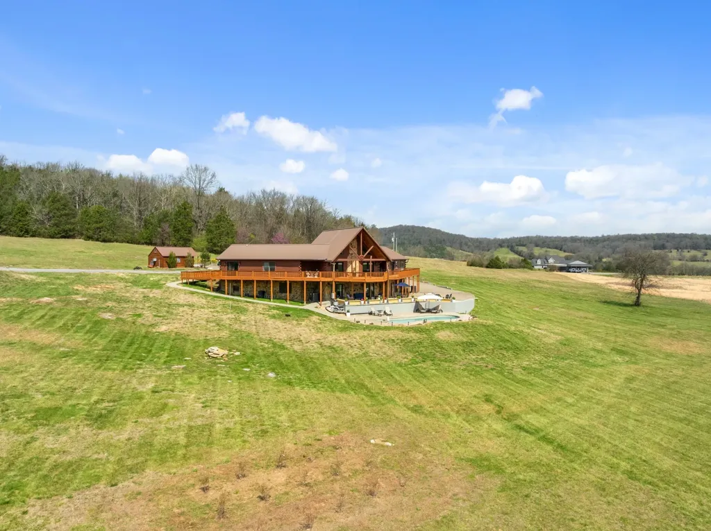 2063 Kennedy Creek Road Auburntown TN 37016
