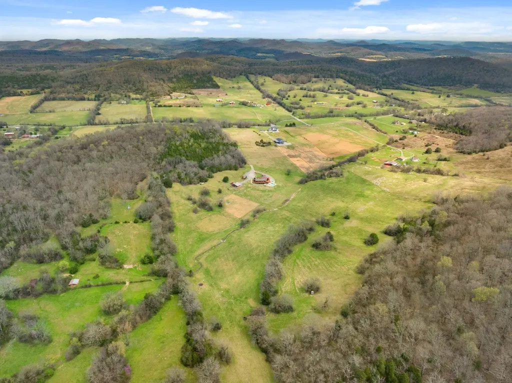 2063 Kennedy Creek Road Auburntown TN 37016