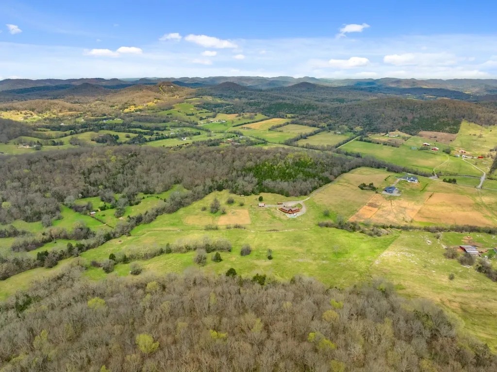 2063 Kennedy Creek Road Auburntown TN 37016