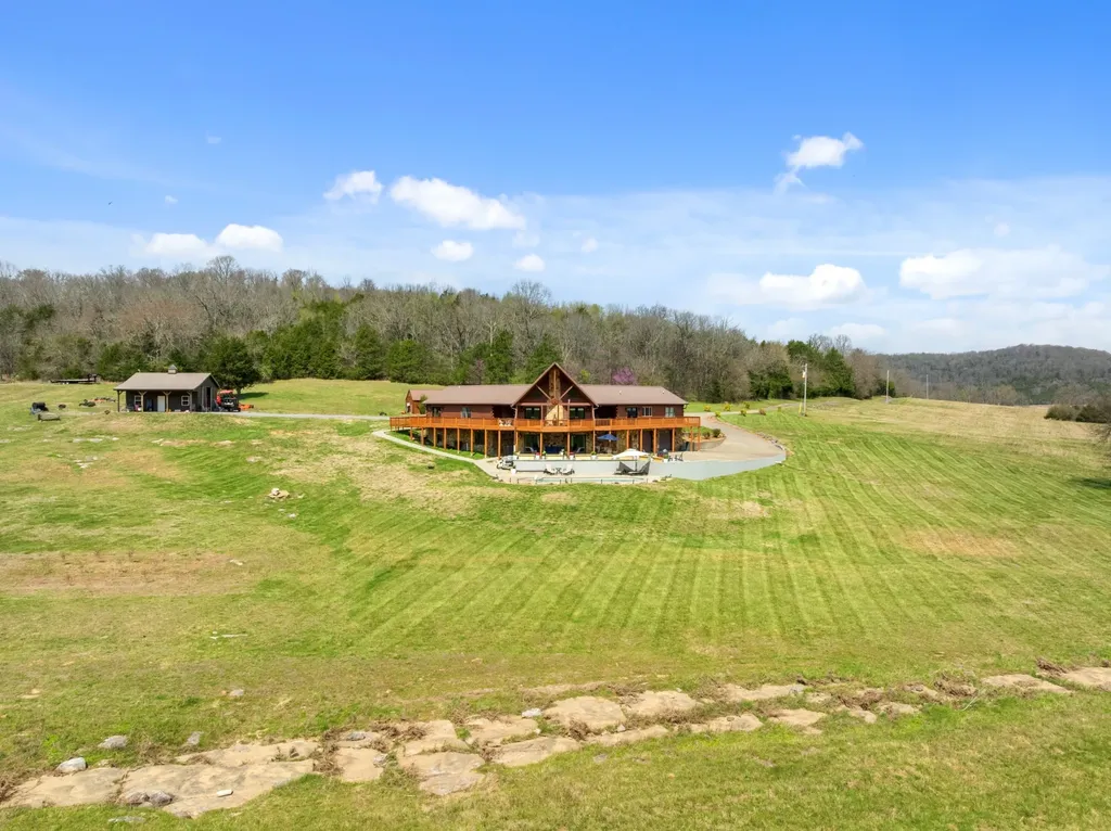 2063 Kennedy Creek Road Auburntown TN 37016