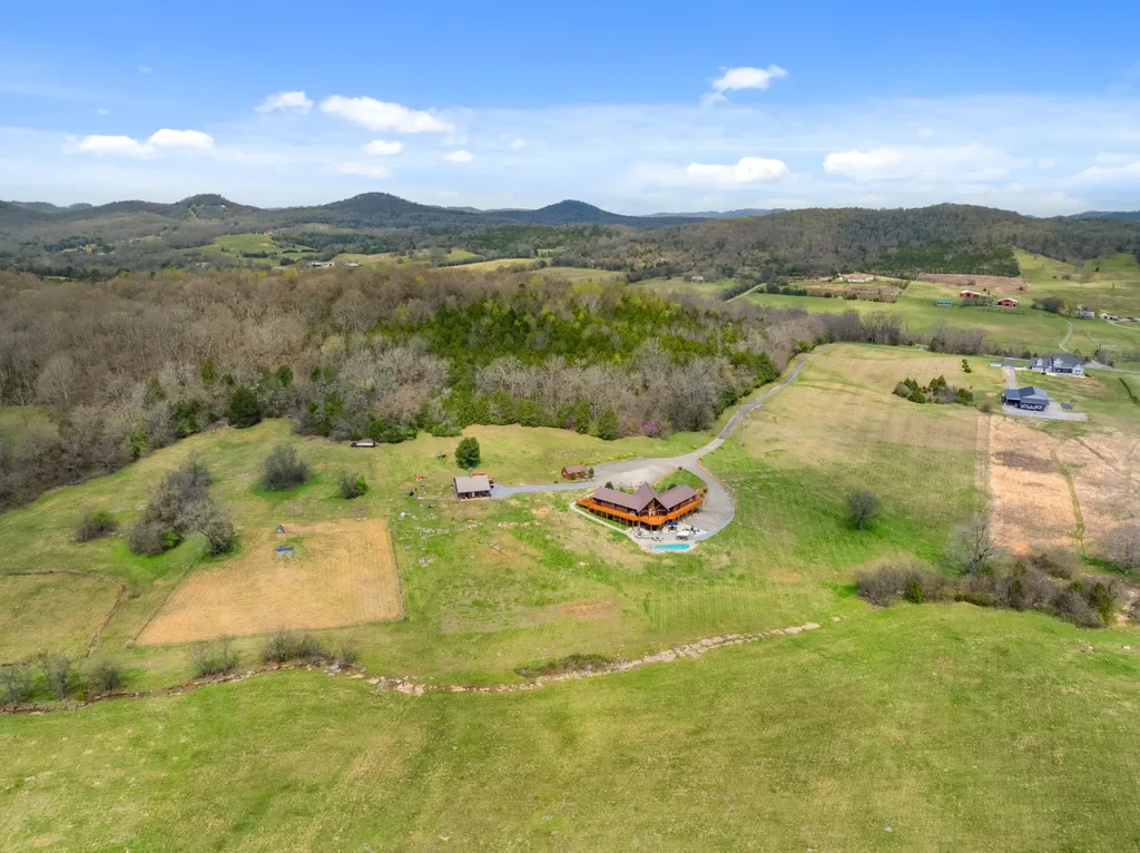 2063 Kennedy Creek Road Auburntown TN 37016