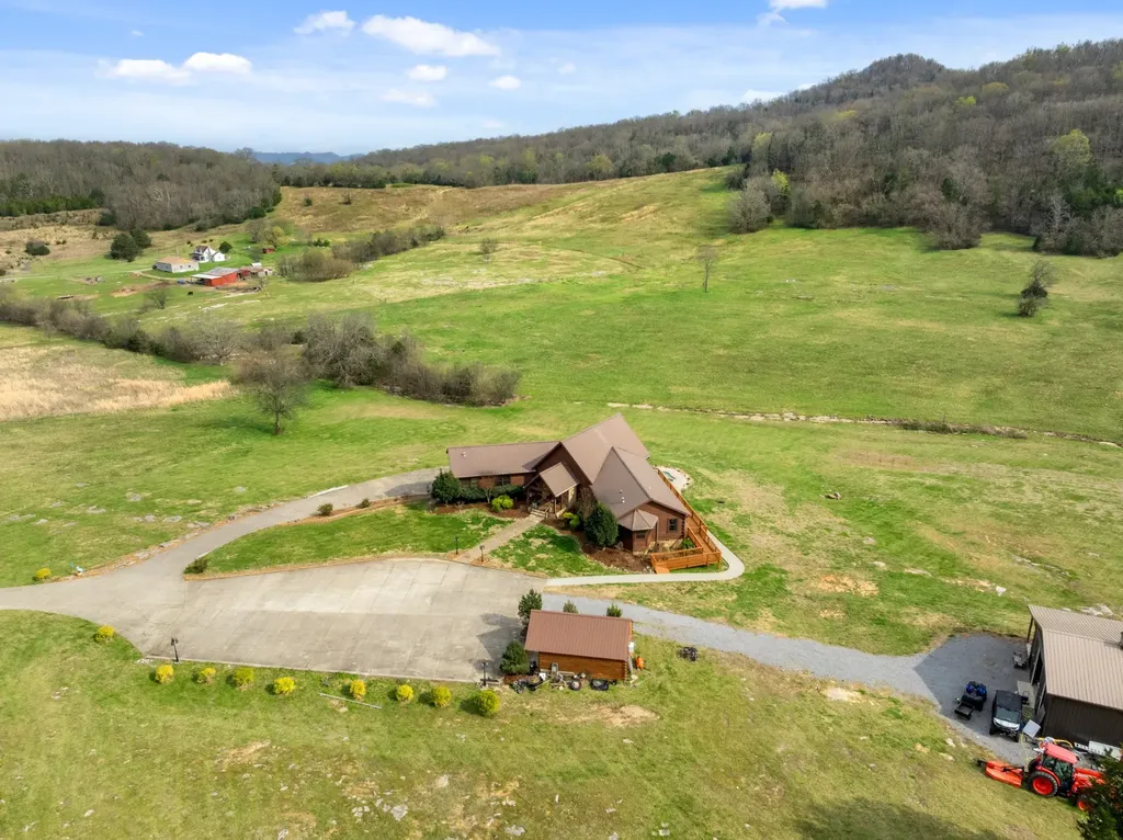 2063 Kennedy Creek Road Auburntown TN 37016