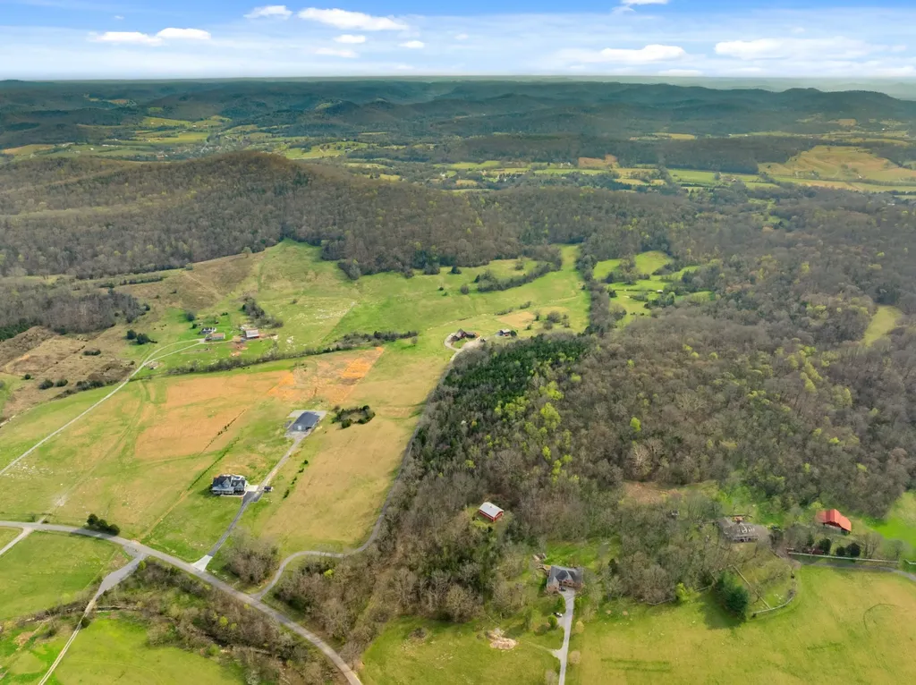 2063 Kennedy Creek Road Auburntown TN 37016