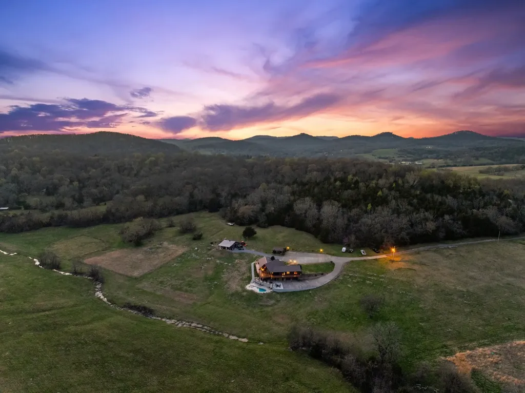 2063 Kennedy Creek Road Auburntown TN 37016