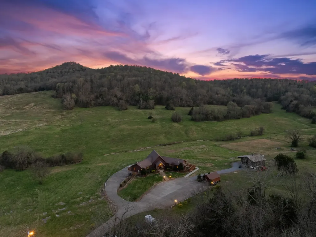 2063 Kennedy Creek Road Auburntown TN 37016