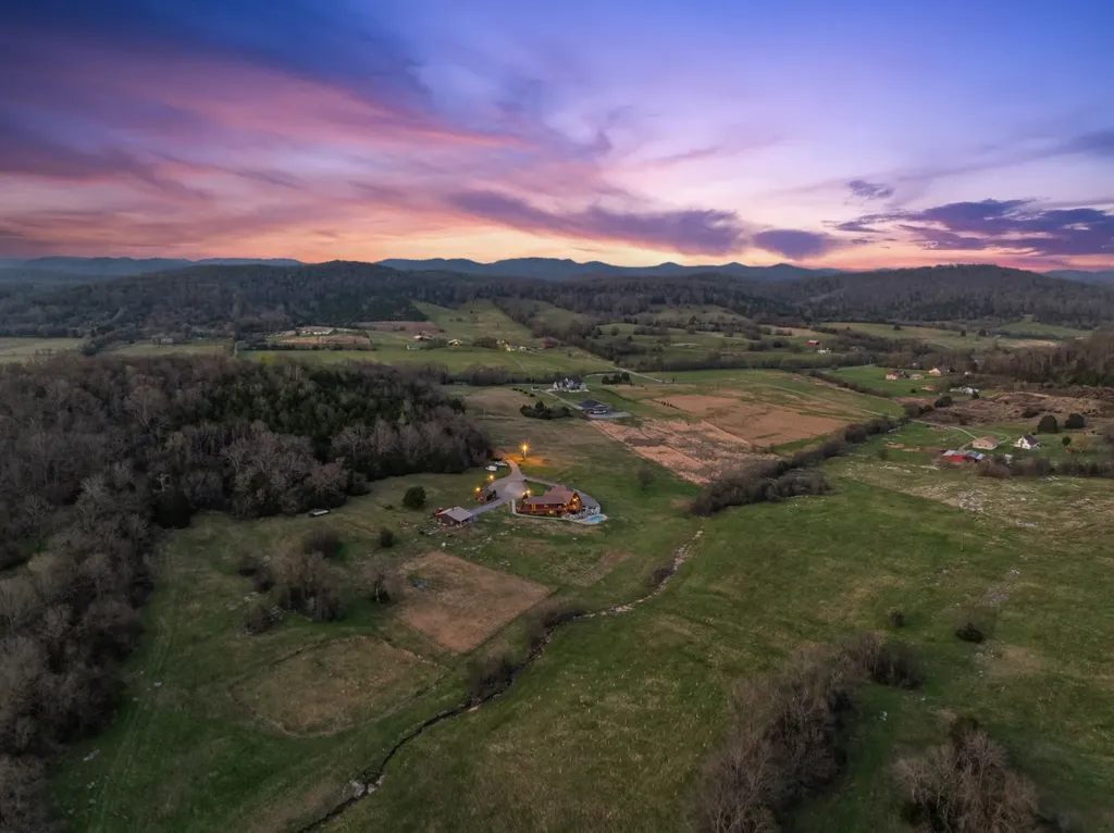 2063 Kennedy Creek Road Auburntown TN 37016