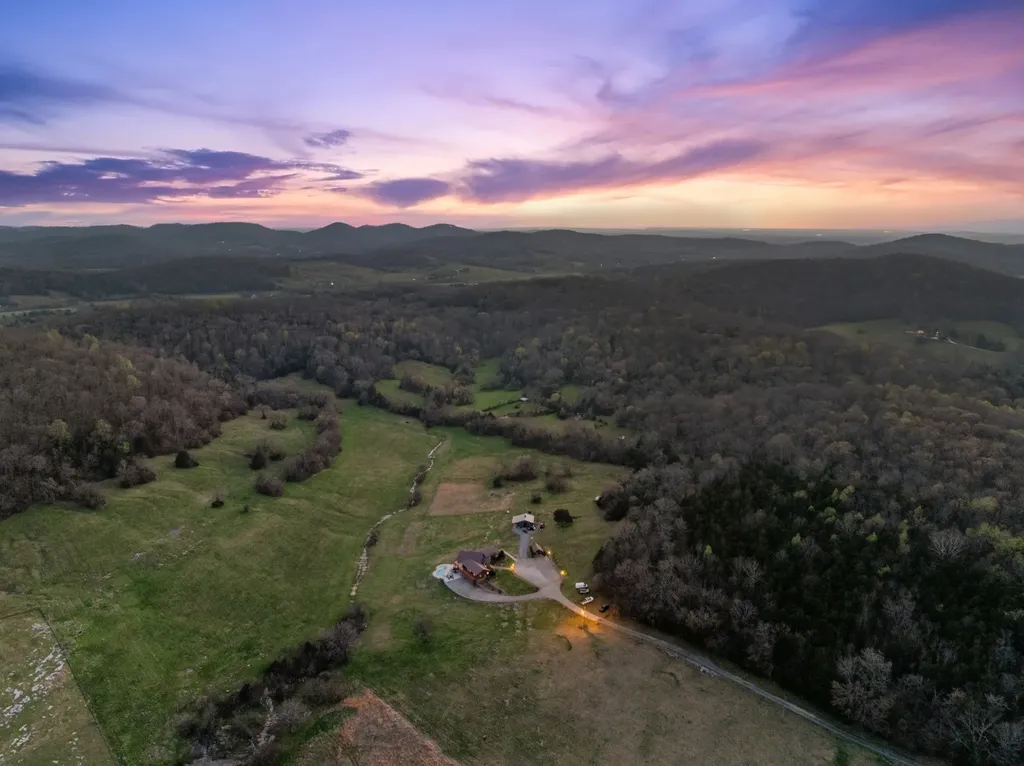 2063 Kennedy Creek Road Auburntown TN 37016