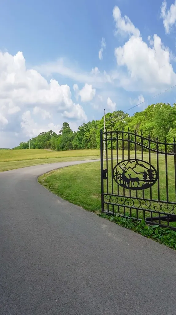 2063 Kennedy Creek Road Auburntown TN 37016