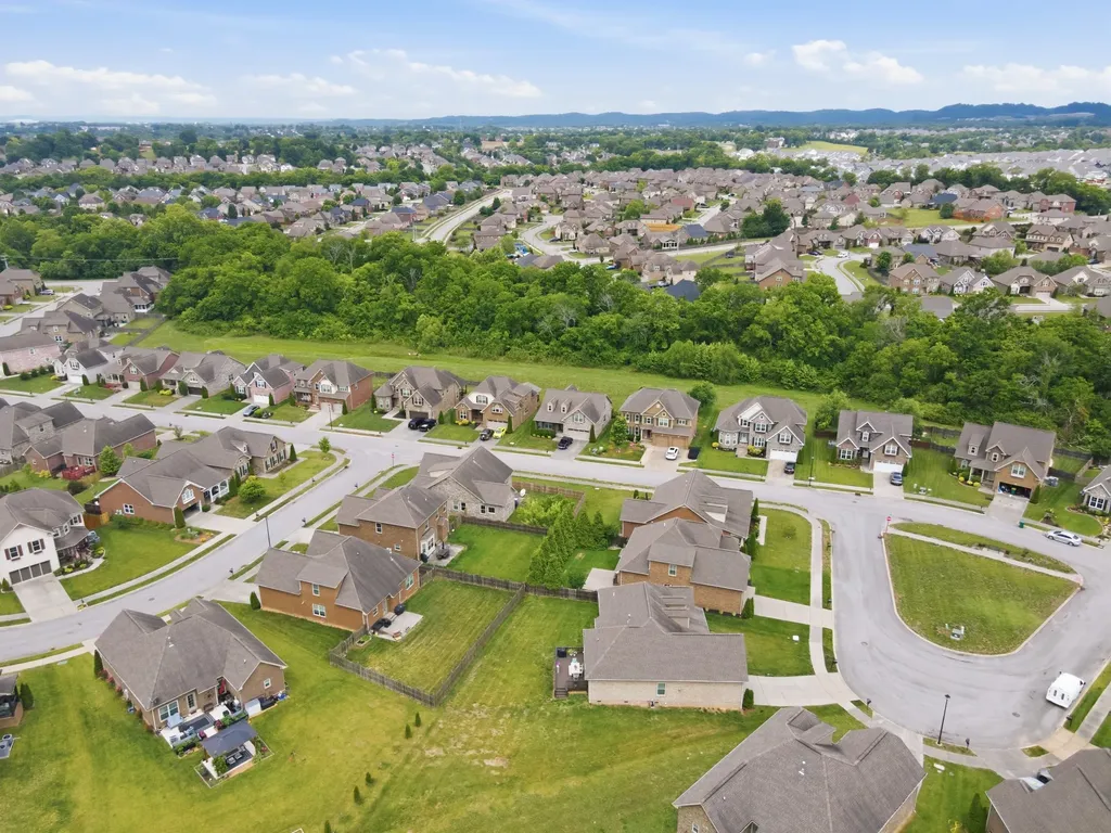 2004 Virgle Circle Spring Hill TN 37174