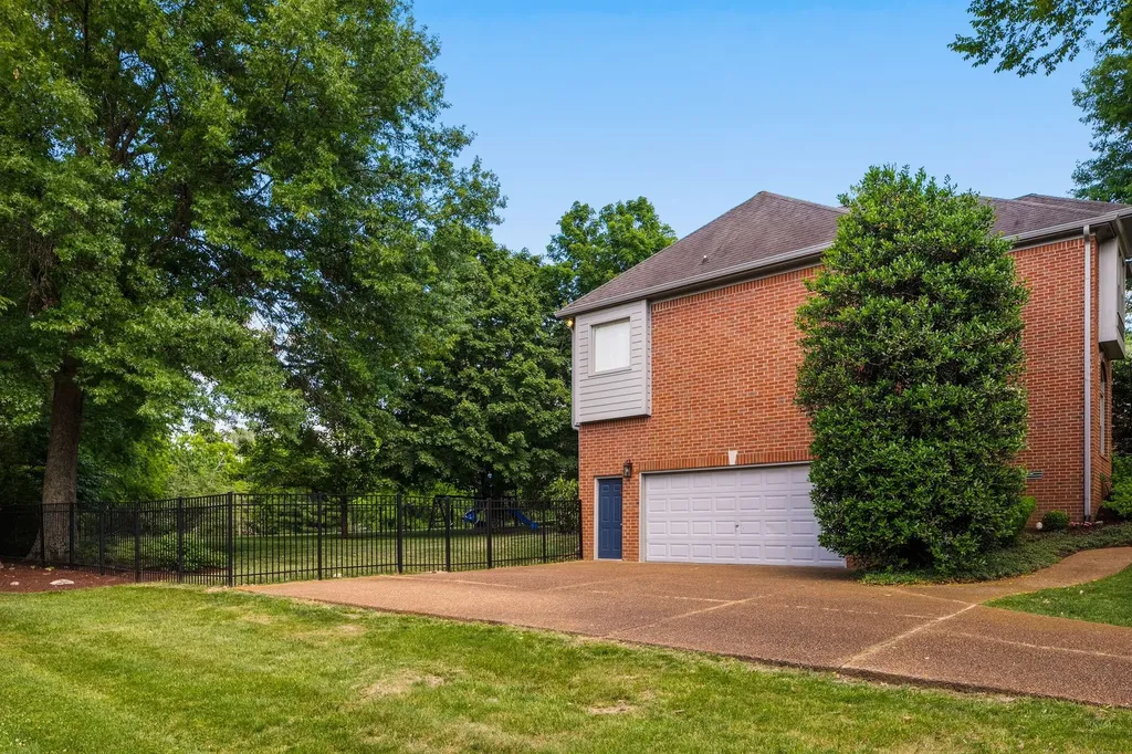 9457 Foothills Drive Brentwood TN 37027