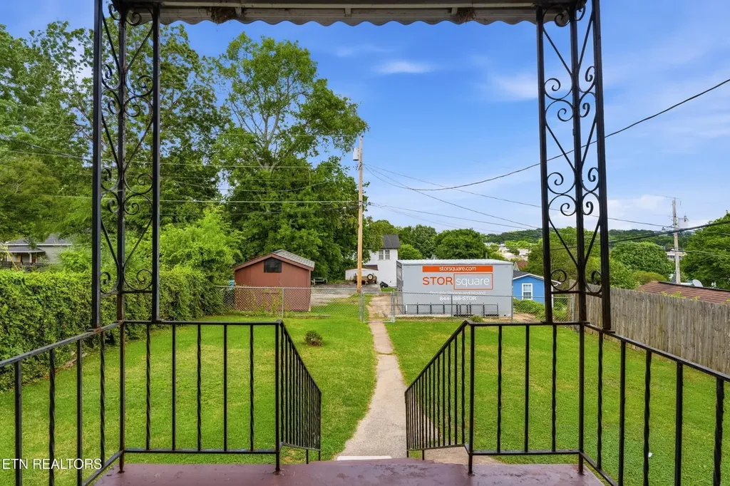 205 Kingston Street Lenoir City TN 37771